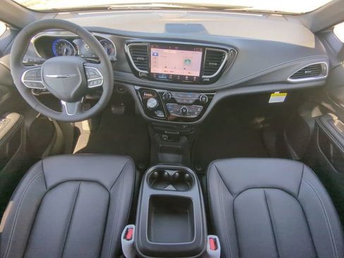 New 2026 Chrysler Pacifica Select FWD image 19