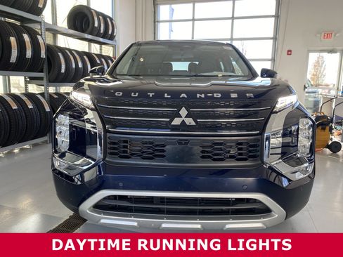 Used 2023 Mitsubishi Outlander SE image 31