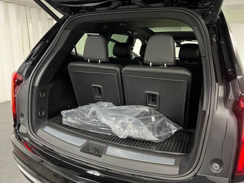 Used 2024 Cadillac XT6 Premium Luxury image 20