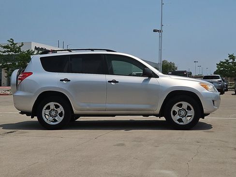 Used 2012 Toyota RAV4 4WD w/ Value Pkg image 4