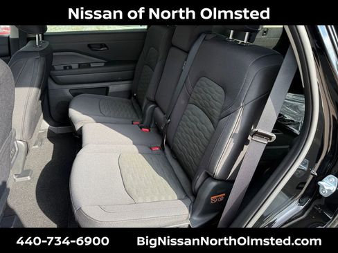 New 2026 Nissan Pathfinder SV image 18