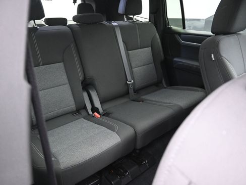 Used 2025 GMC Acadia Elevation image 33