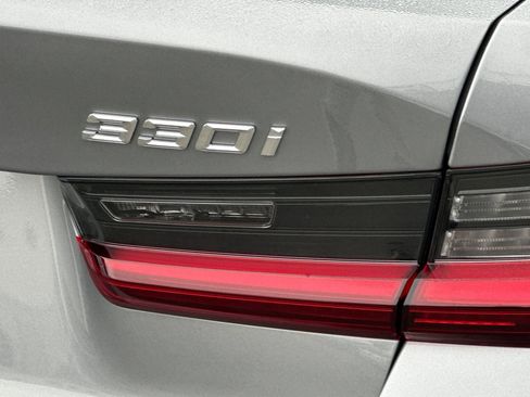 Used 2025 BMW 330i Sedan w/ Premium Package image 21
