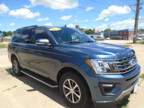 Used 2019 Ford Expedition XLT w/ Equipment Group 202A AWD/4WD image 15