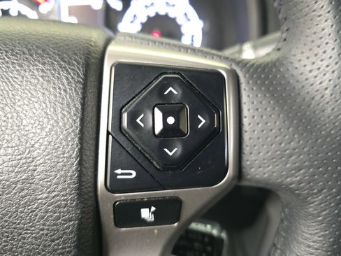 Used 2024 Toyota 4Runner SR5 AWD/4WD image 25