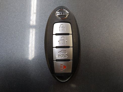 Used 2020 Nissan Versa S FWD image 32