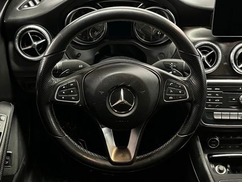 Used 2018 Mercedes-Benz CLA 250 4MATIC image 8