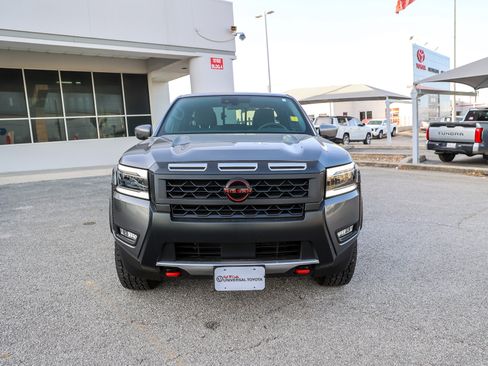 Used 2025 Nissan Frontier Pro-X image 3