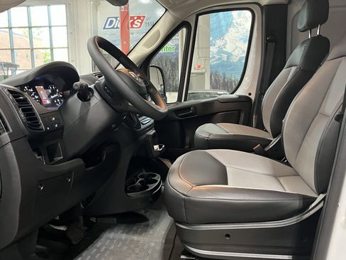 Used 2026 RAM ProMaster 2500 w/ Convenience Group FWD image 12