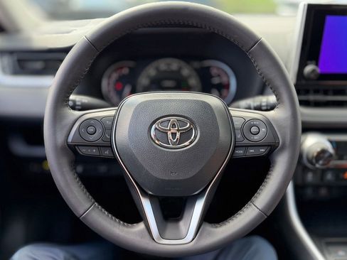 Used 2025 Toyota RAV4 XLE w/ Convenience Package AWD/4WD image 7