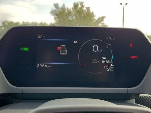 Used 2024 Toyota bZ4X Limited image 33