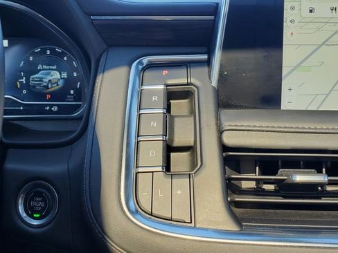 Used 2022 Chevrolet Tahoe LT w/ Luxury Package AWD/4WD image 40