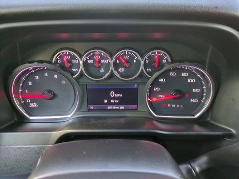 Used 2022 Chevrolet Silverado 2500 Custom w/ Custom Value Package image 11