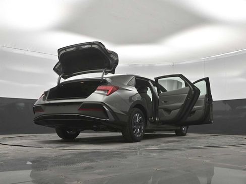 New 2026 Hyundai Elantra Hybrid FWD image 47