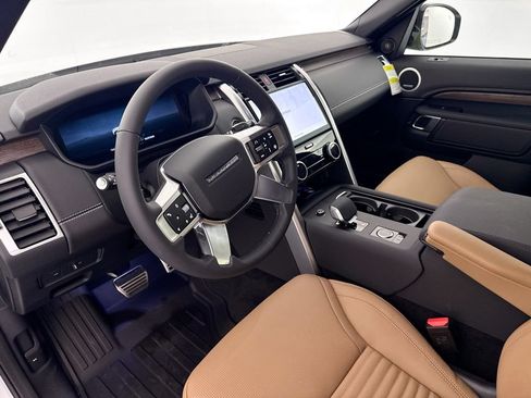 New 2026 Land Rover Discovery Dynamic SE AWD/4WD image 9