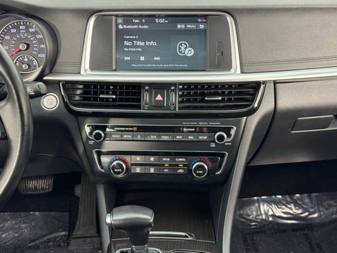 Used 2020 Kia Optima Premium image 24