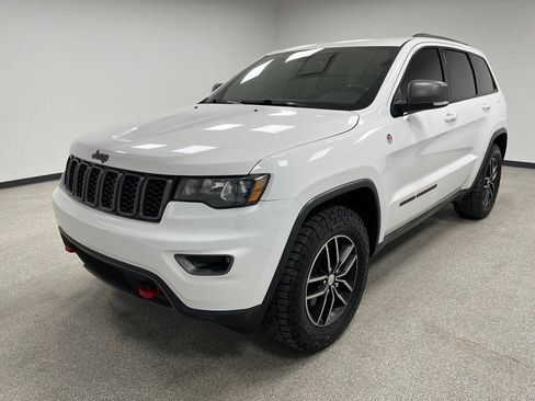 Used 2017 Jeep Grand Cherokee Trailhawk AWD/4WD image 4