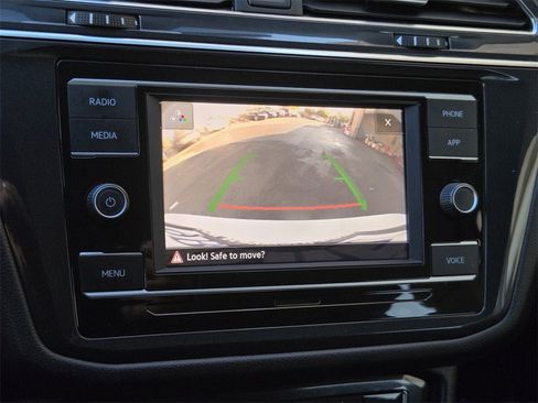 Used 2022 Volkswagen Tiguan S image 16