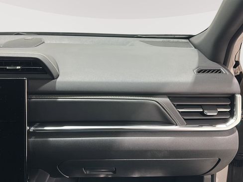 Used 2025 GMC Terrain Elevation image 27