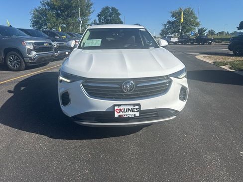 Used 2023 Buick Envision Essence image 2