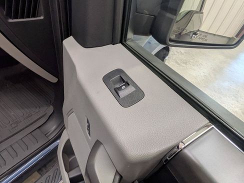 Used 2019 Ford F150 XLT w/ Equipment Group 302A Luxury AWD/4WD image 27