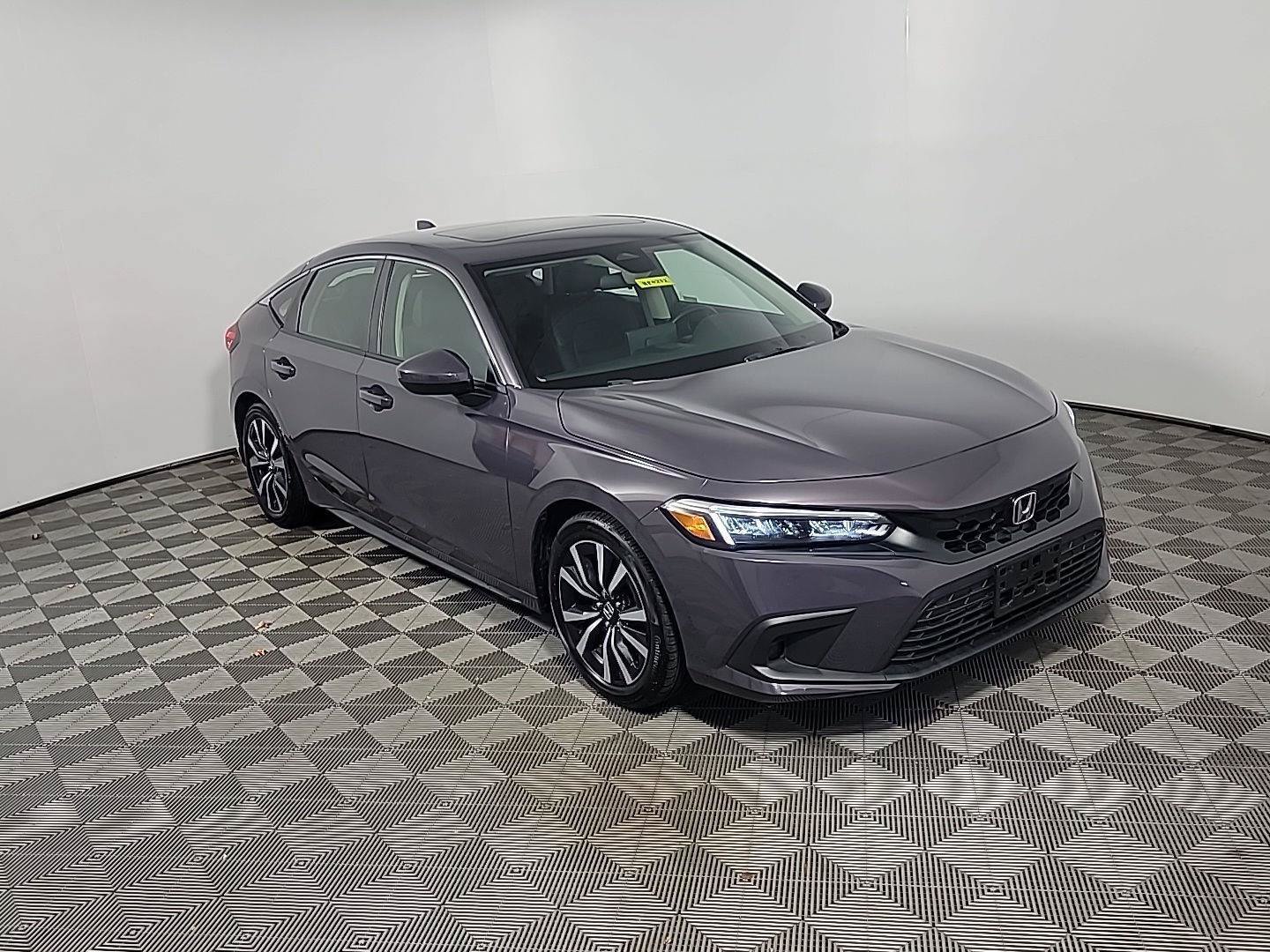 Certified 2024 Honda Civic EX-L image 2