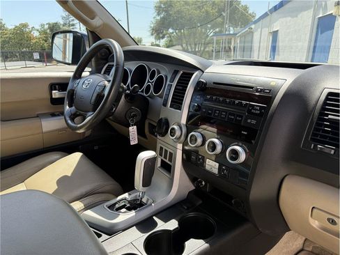 Used 2008 Toyota Sequoia Limited RWD image 22