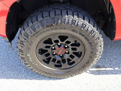 Certified 2023 Toyota Tacoma SR5 image 4