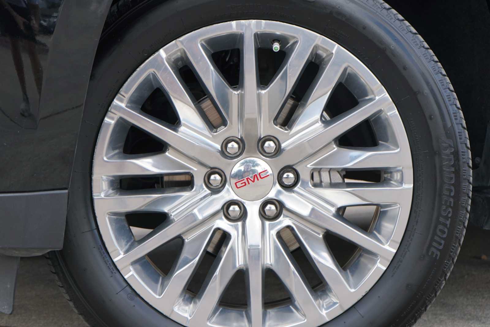 Used 2024 GMC Yukon XL SLT w/ SLT Premium Package AWD/4WD image 2