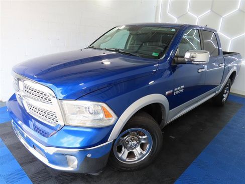 Used 2015 RAM 1500 Laramie w/ Convenience Group image 4