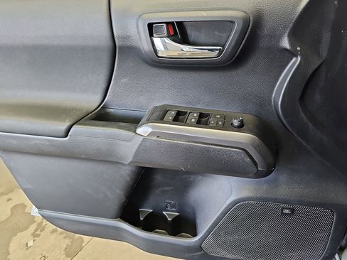 Used 2020 Toyota Tacoma TRD Sport w/ TRD Premium Sport Package image 25