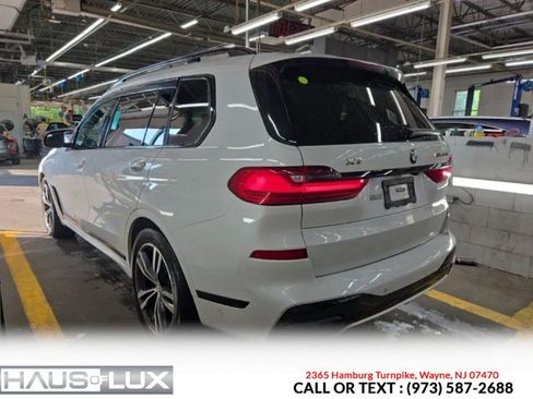 Used 2021 BMW X7 M50i AWD/4WD image 9