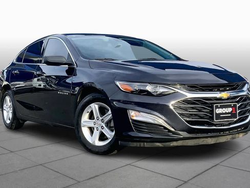 Used 2022 Chevrolet Malibu LS image 2