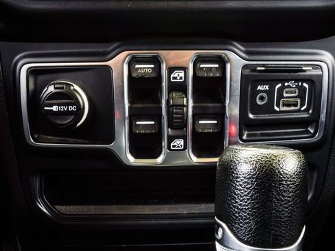 Used 2018 Jeep Wrangler Unlimited Sport S AWD/4WD image 23
