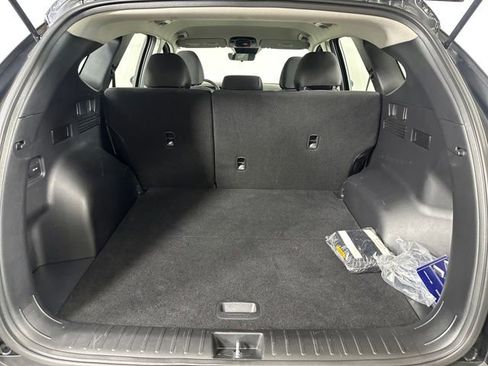 Certified 2025 Hyundai Tucson SE image 26
