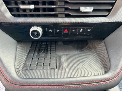 Used 2025 Ford Explorer ST AWD/4WD image 35