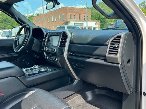 Used 2019 Ford Expedition Max XLT w/ Equipment Group 202A AWD/4WD image 21