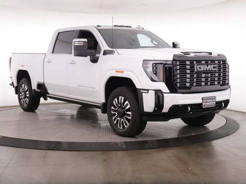 Used 2025 GMC Sierra 2500 Denali Ultimate AWD/4WD image 2