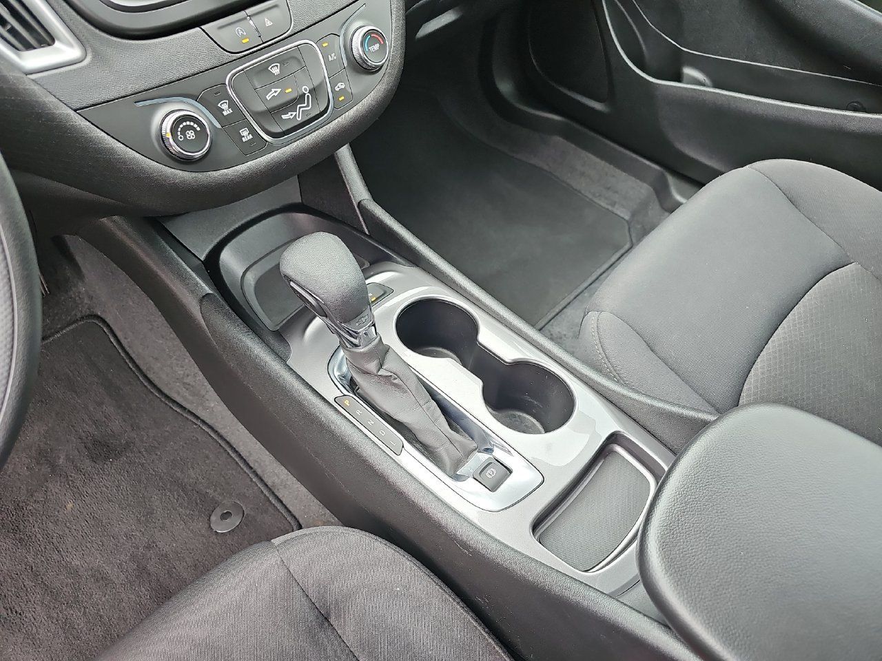 Used 2024 Chevrolet Malibu LS w/ Driver Confidence Package FWD image 28