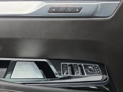 Used 2025 Cadillac Escalade V image 19