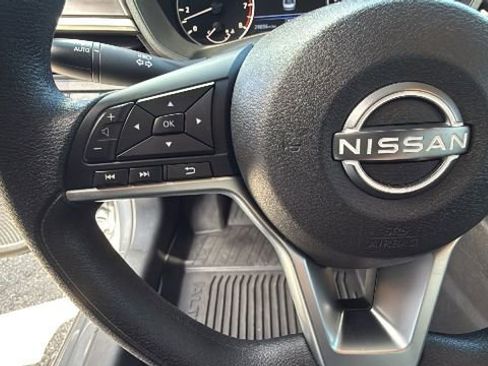 Used 2024 Nissan Altima 2.5 SV FWD image 17