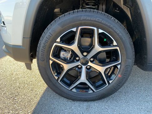 New 2026 Jeep Compass Limited image 30