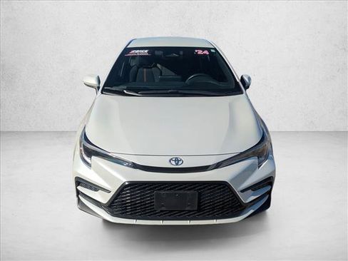 Used 2024 Toyota Corolla SE image 2