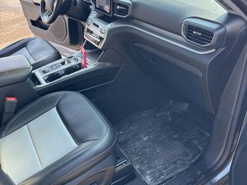 Certified 2022 Ford Explorer XLT w/ Equipment Group 202A image 15