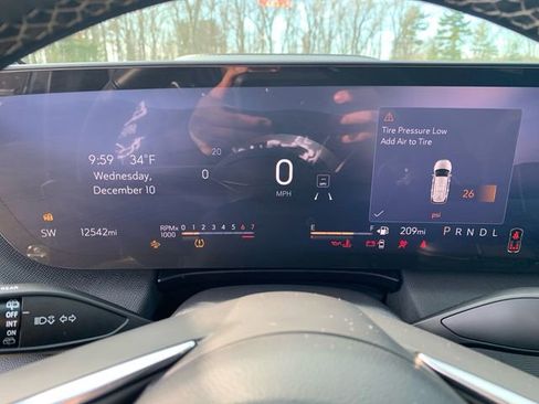 Used 2025 Buick Enclave Sport Touring image 20