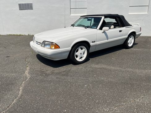 Used 1993 Ford Mustang LX RWD image 10