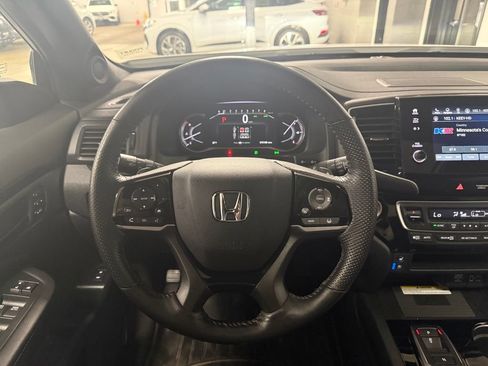 Used 2023 Honda Passport Elite image 11