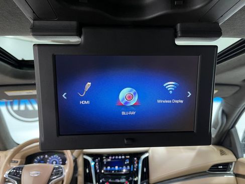 Used 2019 Cadillac Escalade Platinum AWD/4WD image 13