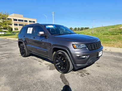 Used 2017 Jeep Grand Cherokee Limited w/ Luxury Group II