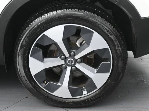 Used 2026 Volvo XC40 B5 Plus AWD/4WD image 15
